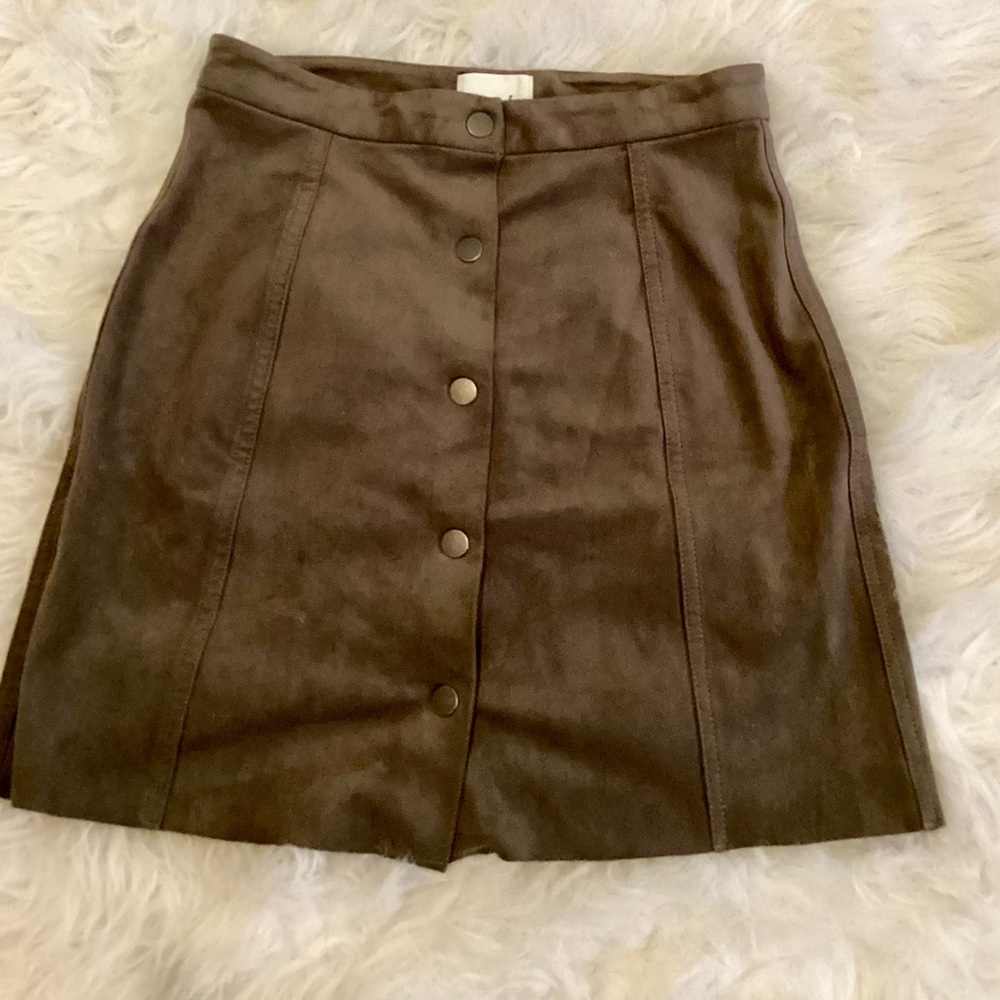 Wilfred Free Aritzia Centinela Mini Skirt Vegan Faux Suede Snaps